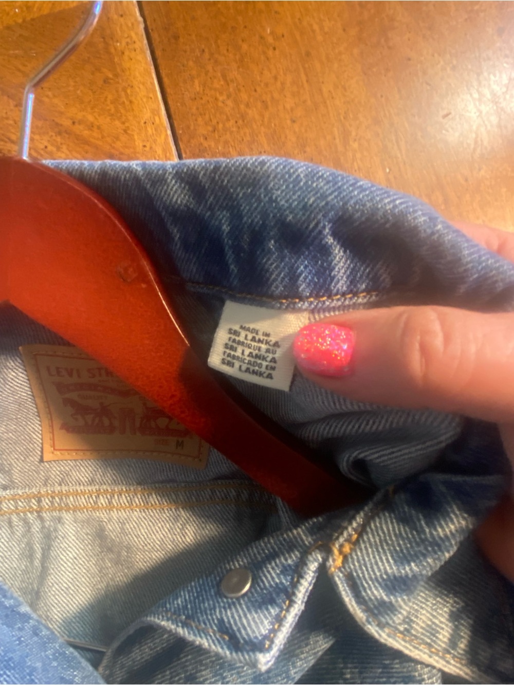 Levi's Women’s Med Classic Denim Jean Jacket - Picture 11 of 12